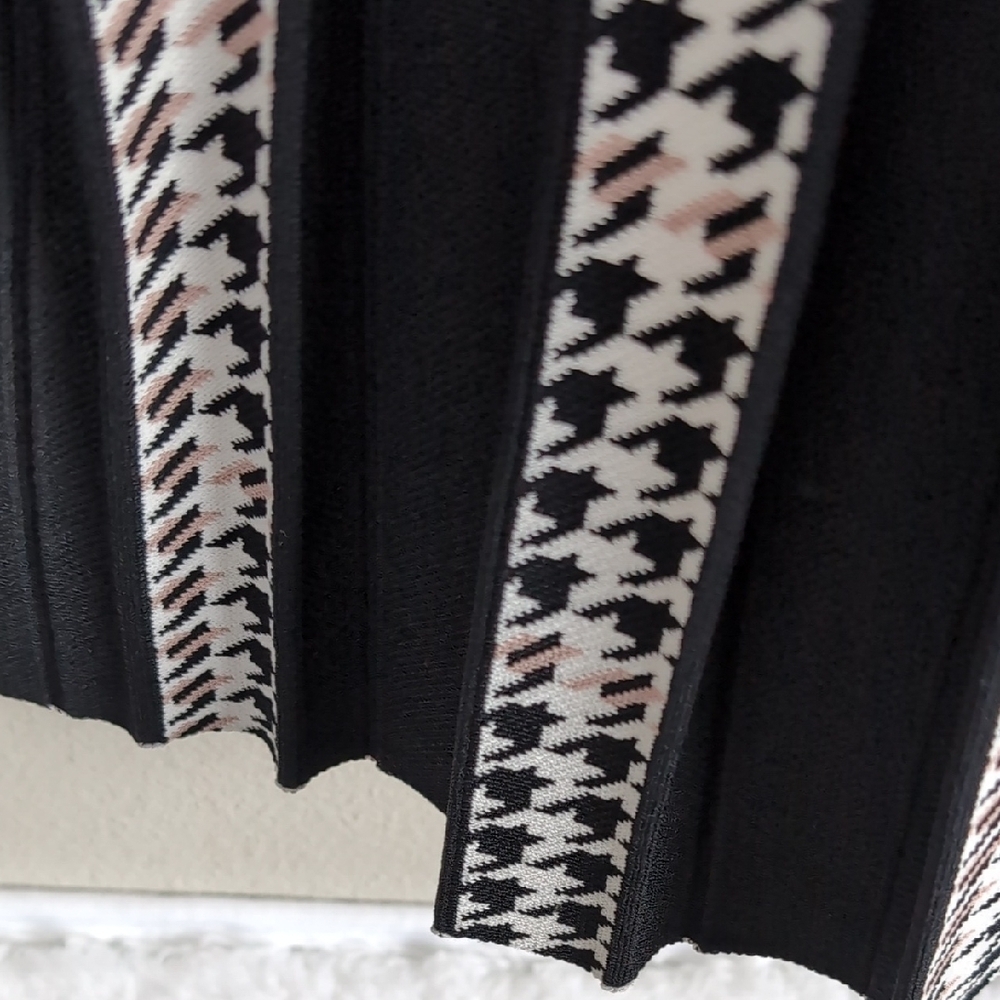 Aleezxa Paris Houndstooth Knit Pleated Skirt Button-Front Skirt - Picture 9 of 15